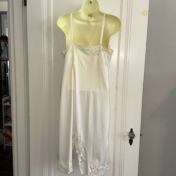 Vintage Shadowline off white nylon full slip with lace trim - Picture 4 of 9